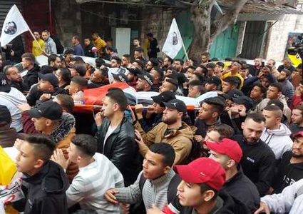 أهالي يعبد يشيعون جثماني الشهيدين أحمد زيد ومحمد حمارشة