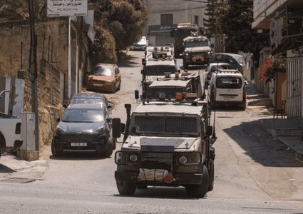 قوات الاحتلال تداهم منازل خلال اقتحامها بيت لحم