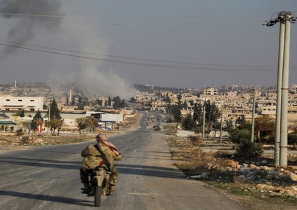 الجيش السوري: الاشتباكات مع المسلحين على جبهتي حلب وإدلب قتلت عشرات الجنود