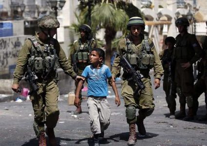 الاحتلال يعتقل 15 مواطنا من الضفة بينهم أطفال