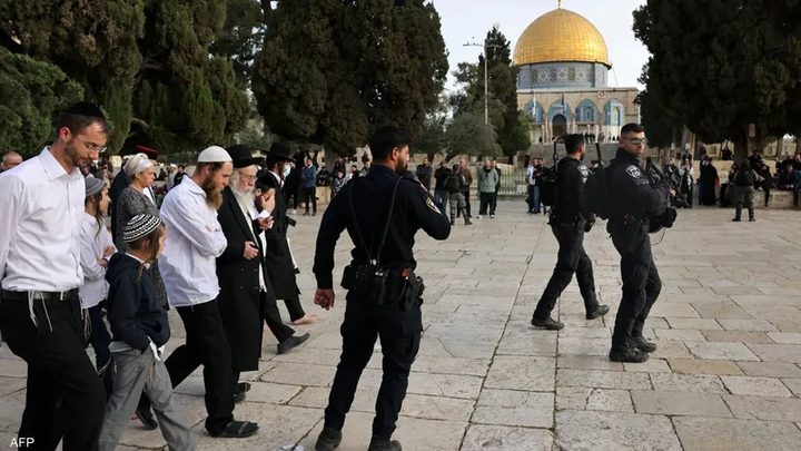 مستوطنون يقتحمون المسجد الأقصى