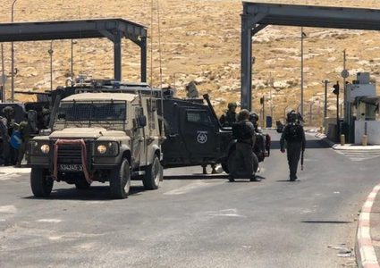 الاحتلال يغلق حاجز الكونتينر شمال شرق بيت لحم
