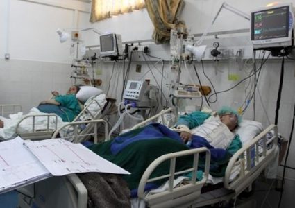 مطالبات بإجلاء 25 ألف مريض للعلاج خارج غزة