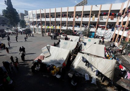 الاحتلال يحاصر مدارس تؤوي نازحين في بيت لاهيا