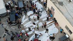 425 يوم من الحرب: شهداء بالعشرات وغارات مكثفة على مراكز النزوح