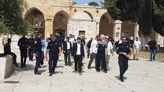 مستوطنون يقتحمون المسجد الأقصى