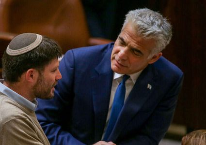 لابيد يفضح خطة لسموتريش