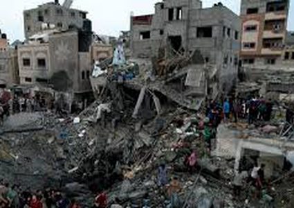 استشهاد ٥ مواطنين في قصف بيت في مخيم النصيرات