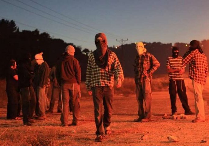 مستوطنون يحرقون خيمة في المنيا جنوب شرق بيت لحم