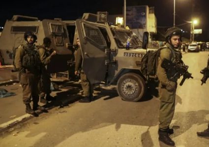 الاحتلال يداهم عددا من المنازل في مدينة قلقيلية