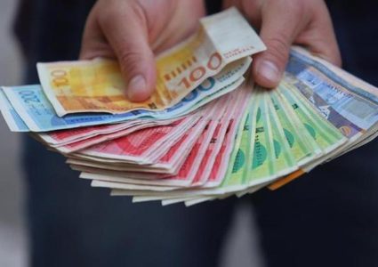 المالية: رواتب الموظفين غدا بنسبة لا تقل عن 70%