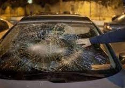 مستوطنون يهاجمون مركبات المواطنين جنوب نابلس