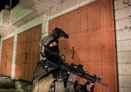 قوات خاصة إسرائيلية تختطف شابا من مخيم الدهيشة