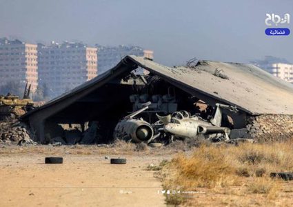 مروحيات سورية استهدفها جيش الاحتلال في قصفه المكثف لقواعد عسكرية.