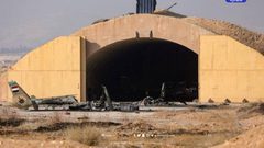 مروحيات سورية استهدفها جيش الاحتلال في قصفه المكثف لقواعد عسكرية.