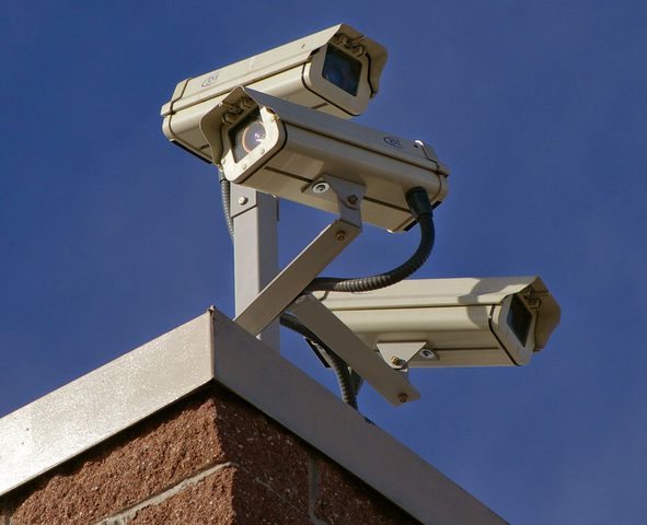 الاحتلال ينصب كاميرات مراقبة عند مدخل سنجل شمال رام الله