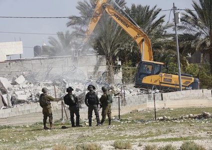 الاحتلال يشق طريقا استعمارية جديدة في الخليل