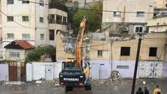 الاحتلال يجبر عائلة مقدسية على هدم منزلها في سلوان