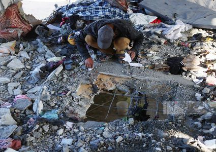 10 شهداء في استهداف شقة سكنية وسط غزة والاحتلال يواصل تصعيده على المستشفيات