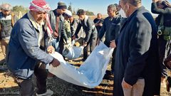 العثور على مقبرة جماعية خارج دمشق تحوي 100 الف جثة على افضل تقدير قتلهم نظام المجرم الهارب بشار الاسد.