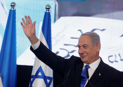 غموض يلف مغادرة نتنياهو المفاجئة وإعلام إسرائيل يتساءل: إلى أين ولماذا؟