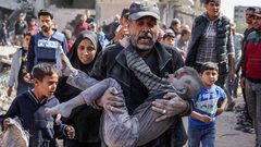 الاحتلال يواصل ارتكاب المجازر: 16 شهيدا في غارتين على منزلين شمال قطاع غزة