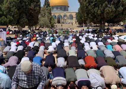 35 ألفا يؤدون صلاة الجمعة في المسجد الأقصى