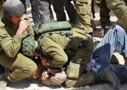 قوات الاحتلال تعتدي بالضرب المبرح على شاب في بيتا جنوب نابلس