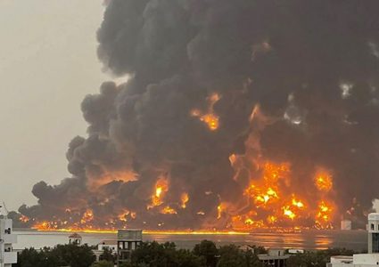 الحوثيون: أكثر من 300 مليون دولار خسائر غارات إسرائيل على الحديدة