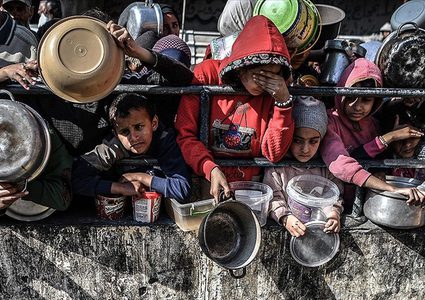 "أوكسفام": 12  شاحنة فقط وزعت الغذاء والماء بشمال غزة خلال شهرين ونصف