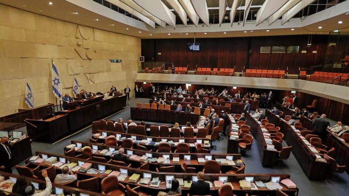 إسرائيل تمدد حالة الطوارئ عاما آخر
