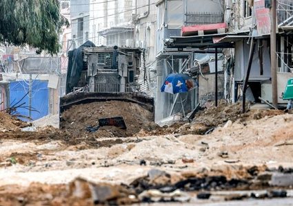 عدوان إسرائيلي على مخيم طولكرم: شهيد وتدمير كبير في البنية التحتية و الممتلكات