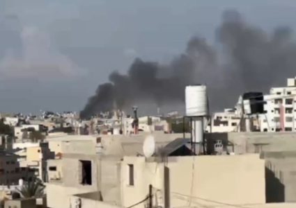 استشهاد مواطنة مسنة وإصابة شاب بجروح خطيرة في قصف طائرة مسيرة مخيم طولكرم