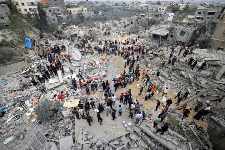 شهداء ومصابون في قصف الاحتلال مجموعة من المواطنين شمال مدينة غزة