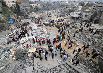 شهداء ومصابون في قصف الاحتلال مجموعة من المواطنين شمال مدينة غزة