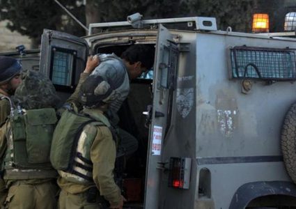 قوات الاحتلال تعتقل 3 مواطنين من سلفيت