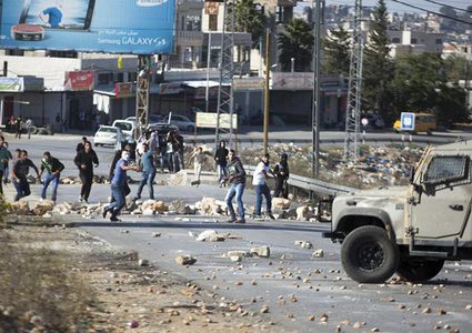 إصابتان بالرصاص الحي إثر اقتحام الاحتلال مخيم الجلزون