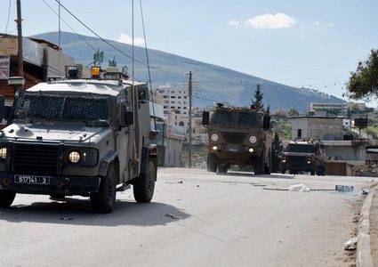 إصابة شاب واعتقال ثلاثة خلال اقتحام الاحتلال مخيم عسكر ومدينة نابلس