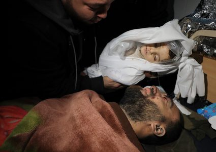 انتشال جثماني طفلين قتلهما الاحتلال في دير البلح وسط القطاع