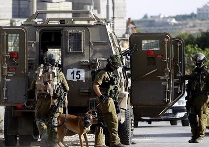 الاحتلال يعتقل شقيقين من مسافر يطا جنوب الخليل