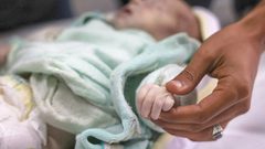 لحق بتوأمه.. وفاة الرضيع علي البطران في خيام غزة بسبب البرد القارس