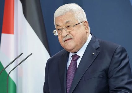 الرئيس يصدر قرارا بنقل عبد الله كميل محافظا لطولكرم ومصطفى الديراوية محافظا لسلف