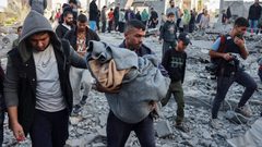 457 يوما للحرب: شهداء بالعشرات وتصاعد القصف بمدينة غزة