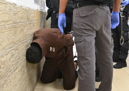 الاحتلال يحتجز قاصرا يعاني من إعاقة عقلية