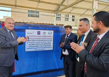 الوزير حجاوي يطلع على الأساسيات يطا لها العديد من قرى المسافر