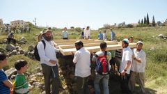 مستوطنون يضعون كرفانات على أراضي المواطنين شرقي بلدة طمون