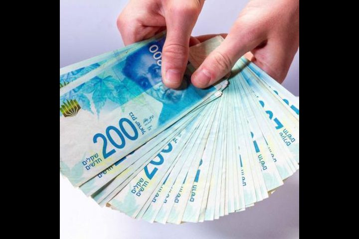 المالية: سيتم صرف رواتب الموظفين فور تحويل أموال المقاصة