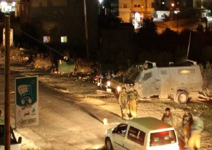 قوات الاحتلال تستولي على مركبتين خلال اقتحامها بلدة نعلين