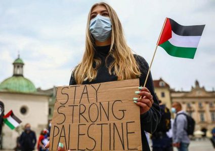 بولنديون يتظاهرون رفضا لقرار بلادهم تقديم الحماية لنتنياهو