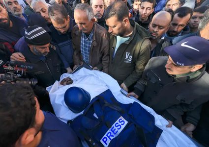 استشهاد صحفي جراء استهداف الاحتلال المخيم الجديد في النصيرات